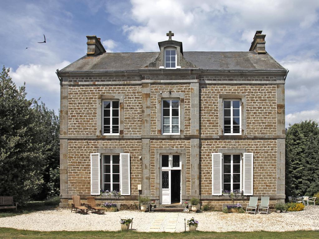 Le Presbytere Bed & Breakfast Saint-Bomer-les-Forges ภายนอก รูปภาพ